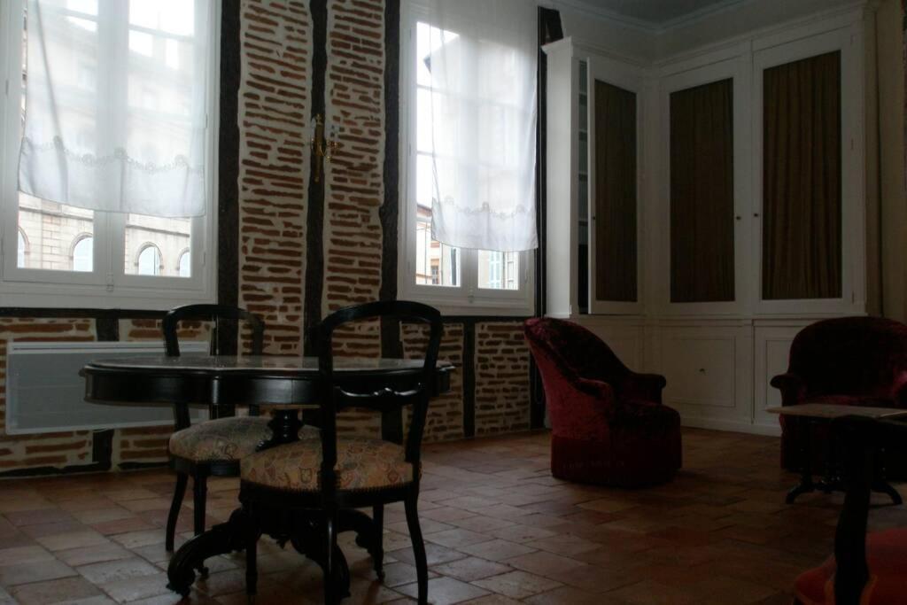 Logis de Sainte-Scarbes Appartement Toulouse Buitenkant foto